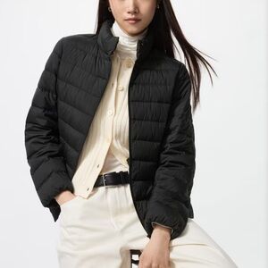 UNIQLO WOMENS ULTRA-LIGHT DOWN JACKET SIZE LARGE BLACK zippered pockets